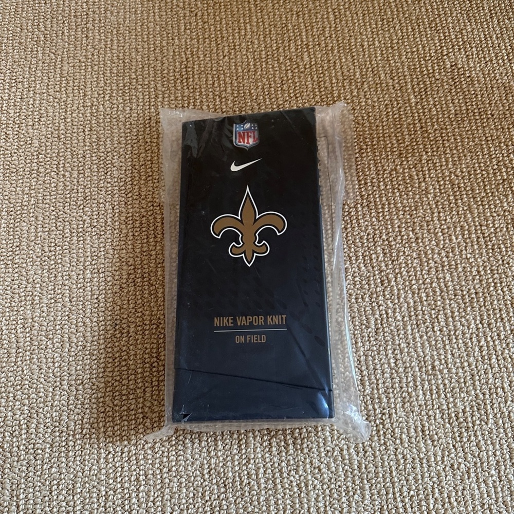 Nike Vapor Knit On Field NFL New Orleans Saints Football Gloves, Size Large New